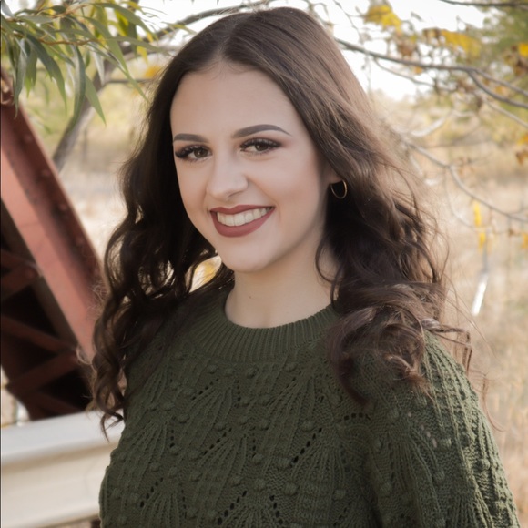 Meet your Posher, Raelyn - Picture 2 of 2